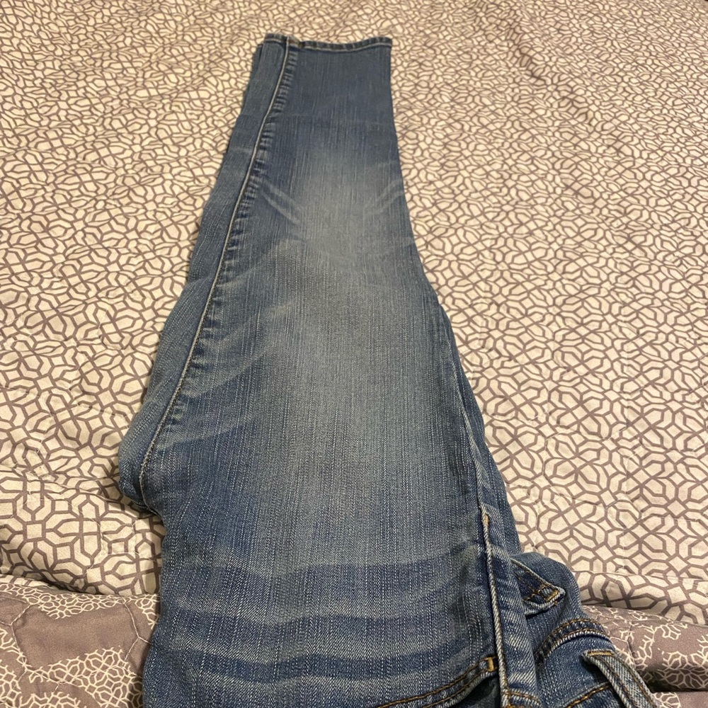 American Eagle blue jeans